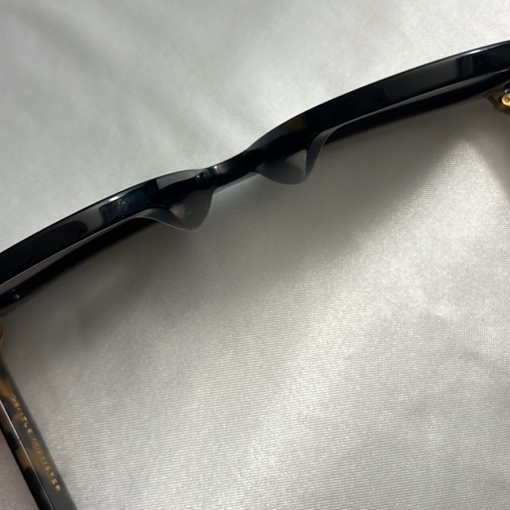 Gentle Monster Mirrored Thick Frame Sunglasses. Didi.D Gem